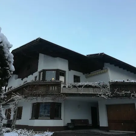 Pupeter Apartment *